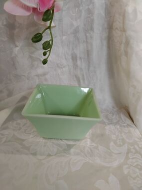 Green Square Ceramic Serving Bowl - Unbranded